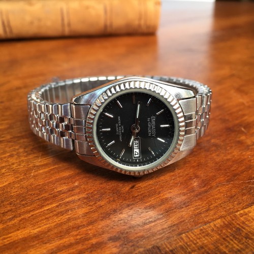 Embassy gruen grey bezel - by,